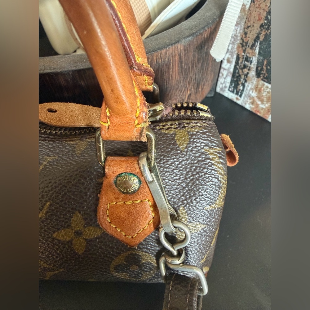 Authentic Louis Vuitton Mini Speedy HL - Picture 3 of 11